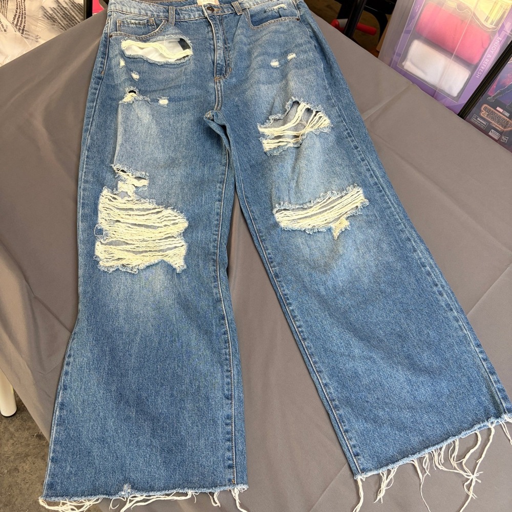 Altar'd State High Rise Distressed Straight Leg Jeans Blue Size 11/30 SP-P11705